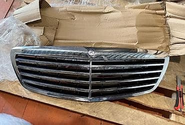 руль 210 мерседес: Решетка радиатора Mercedes-Benz 2008 г., Б/у, Оригинал — 1