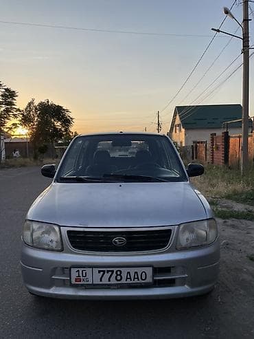 Daihatsu Charade: 2001 г., 1 л, Механика, Бензин, Хэтчбэк