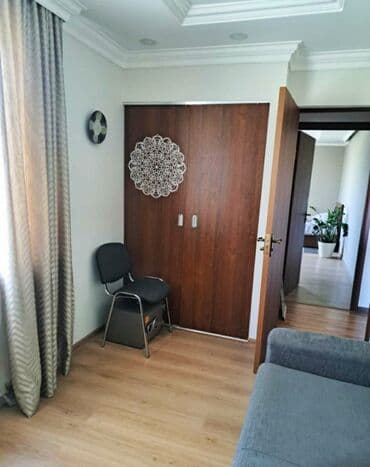 сдаю квартиру 8 микрорайон: 3 комнаты, 58 м², 104 серия, 4 этаж, Дизайнерский ремонт — 11