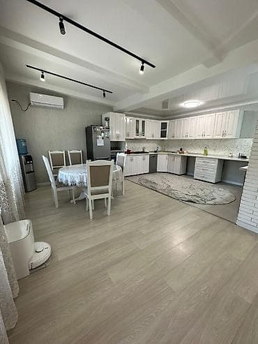 продаю дом в новопакровке: 🏡🌳 Продаётся дом в Село новопакровка 📐 Общая площадь дома: 279 м² 🌿 — 1