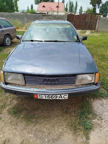 Audi 100: 1987 г., 1.8 л, Механика, Бензин, Седан