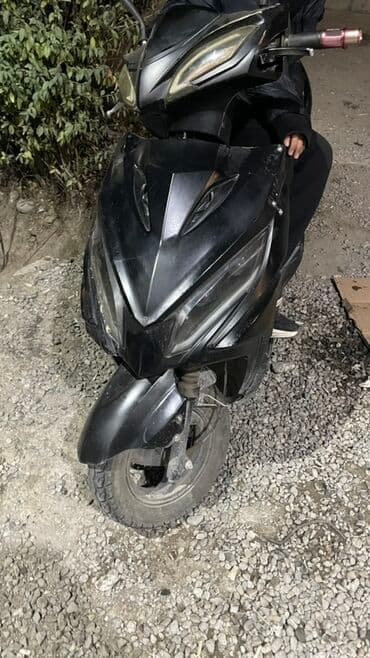 обмен нексия 1: Макси-скутер M8, 125 куб. см, Бензин, Б/у — 4