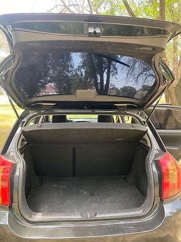 решетка авенсис: Toyota Corolla: 2004 г., 1.8 л, Механика, Бензин, Хэтчбэк — 9