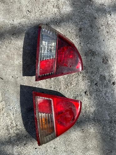 led h1: Задние фонари (левый и правый) для автомобиля. - Комплект из двух — 1