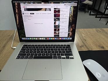 apple studio display: Apple MacBook Pro 15" (серия с Touch Bar) - Экран: Retina, тонкие — 1