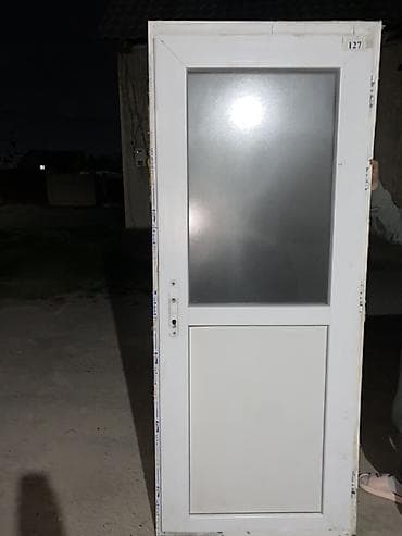 Пластиковые двери: ПВХ-дверь (уличная/балконная) с матовым стеклопакетом - Материал — 1