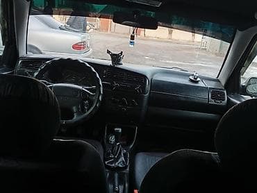 gs300 2005: Volkswagen Golf: 1993 г., 1.8 л, Механика, Бензин, Хэтчбэк — 7