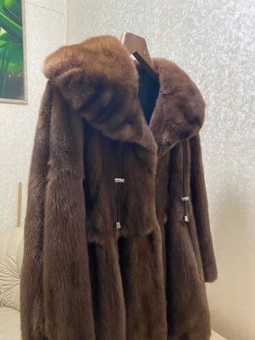 Спецодежда: Носили бережно,очень симпатичного кроя,виде колокольчика,воротник — 4