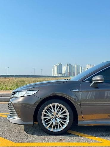 camry: Toyota Camry: 2019 г., Гибрид, Седан — 9