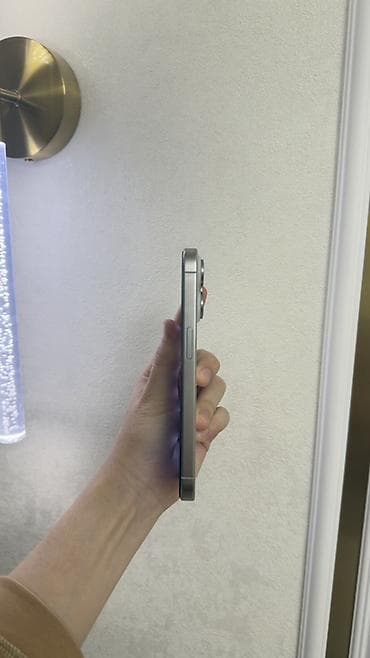 ps 4 slim: IPhone 15 Pro, Б/у, 256 ГБ, Белый, 100 % — 2