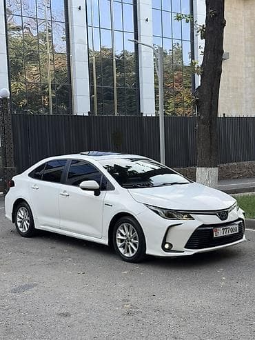 Продажа авто: Toyota Corolla: 2019 г., Гибрид, Седан — 2