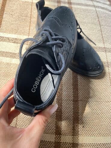 размер 28: Уни туфли в отличном состоянии 

Фирменные . Совенок — 2