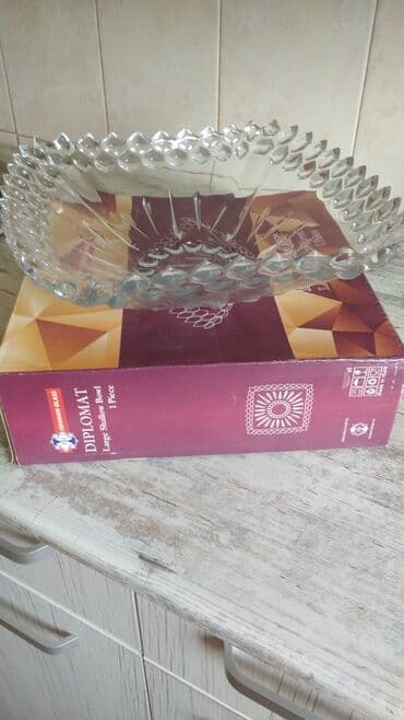 ваза бокал: Продаю посуду: 1.Набор посуды 6 стаканов и кувшин. Цена 800 сом. 2 — 4