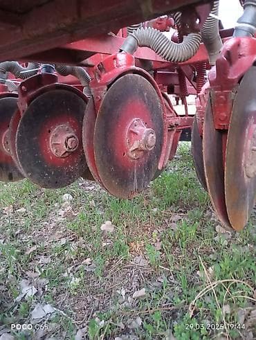 4 тешик: Сеялка зерновая дисково-анкерная (прицепная) - Ширина захвата — около — 6