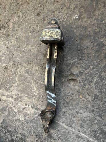 реставрация бронированных дверей: Неизвестный ограничитель двери, Неизвестный дверной ограничитель — 1