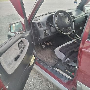 step wgn: Suzuki Vitara: 1997 г., 2 л, Механика, Бензин, Внедорожник — 4