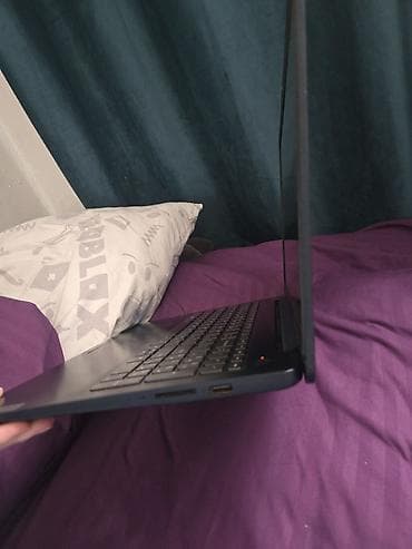 Ноутюук покупали за 60000 тысне пользовались им почти . Ноутбук