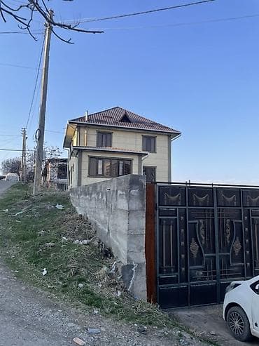 карвен котедж: 🏠шаардан сонун жери Фрунзенский районунан 3 этаж жер уй сатылат 3.5 — 2