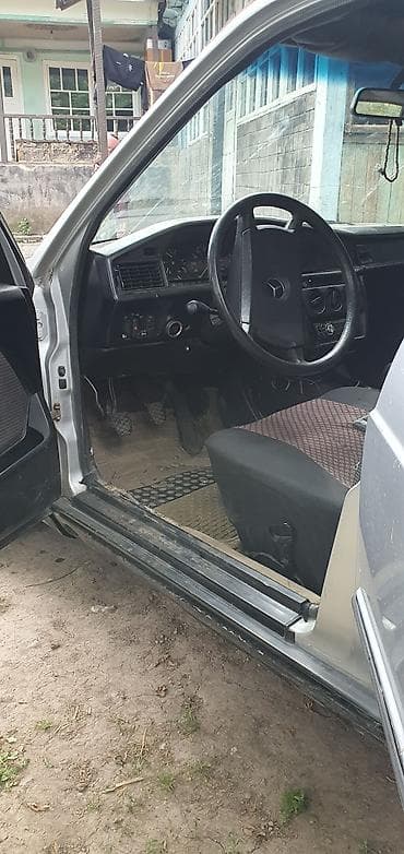 крыло ауди б4: Mercedes-Benz 190: 1994 г., Механика, Бензин, Седан — 4