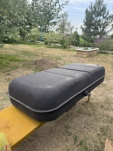 с большим баком: Бак от комбайна. Подойдет для воды Размеры 30 300 литров. Есть — 1