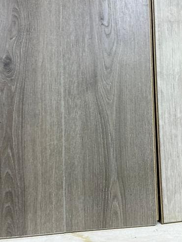 solutions third edition: Ламинированные панели для пола с текстурой дерева в серо-коричневых — 1