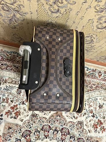 Чемоданы: Чемодан, Новый, Средний (40 - 70 л), На колесах — 5