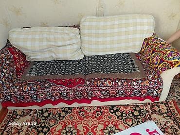 Диван двухместный с мягкими подушками-спинками. - Компактный формат