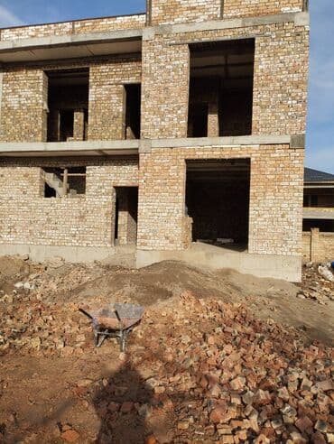 Үйдү ижарага алам: Үй, 200 кв. м, 4 бөлмө, Менчик ээси — 5