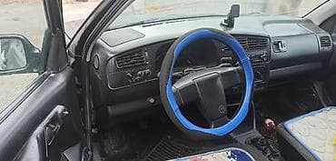 Volkswagen Golf: 1993 г., 1.6 л, Механика, Хэтчбэк