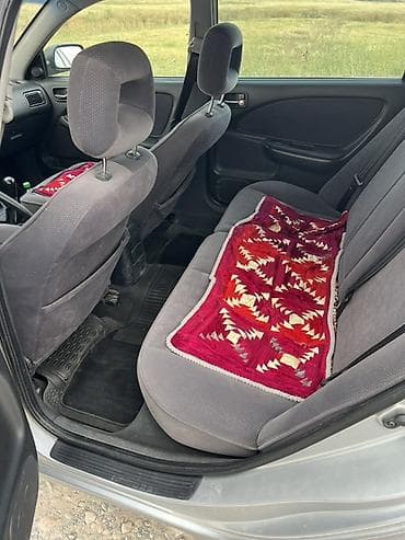 Унаа: Toyota Avensis: 2001 г., 2 л, Кол менен иштөөчү, Дизель, Универсал — 7