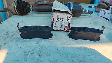 успокоитель тормозных колодок: Передняя тормозная колодка Nissan 1998 г., Б/у, Китай — 1