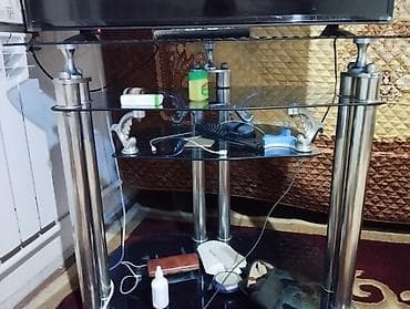 Тумба и подставка для телевизора, Б/у, Напольная, Стекло, Самовывоз, цвет - Голубой at lalafo.kg Тумба и подставка для телевизора, Б/у, Напольная, Стекло, Самовывоз, цвет - Голубой