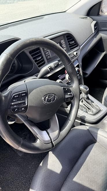 Hyundai Elantra: 2019 г., 1.6 л, Автомат, Газ, Седан — 6