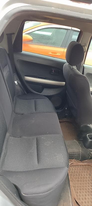 105 крузак: Toyota Ist: 2003 г., Автомат, Бензин, Хэтчбэк — 6