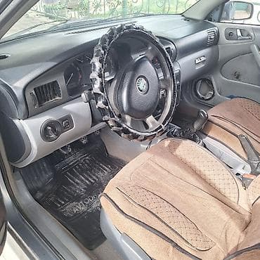 скутеры токмок: Skoda Octavia: 2004 г., Седан — 1