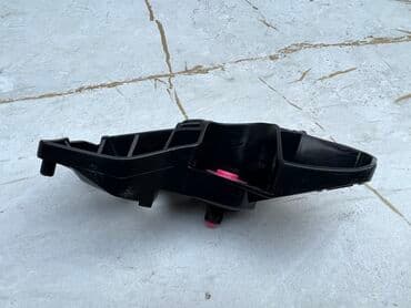 подкрыльник на ист: Крепление крыла Переднее левое Lexus, 2022 г., Б/у, Оригинал — 4