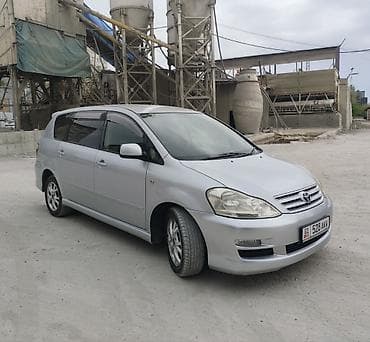 Toyota Ipsum: 2004 г., 2.4 л, Автомат, Бензин, Минивэн