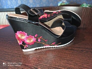 Туфли: Абсолютно новые танкетки с вышивкой, очень аккуратно и красиво сидят — 3