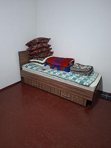 кровать с ящиком: Односпальная кровать с матрасом и выдвижными ящиками - Размер — 1