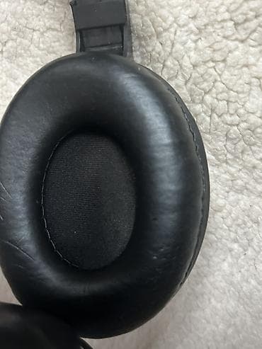 микрофон с колонкой: Проводная гарнитура с микрофоном (накладные полноразмерные наушники) — 4