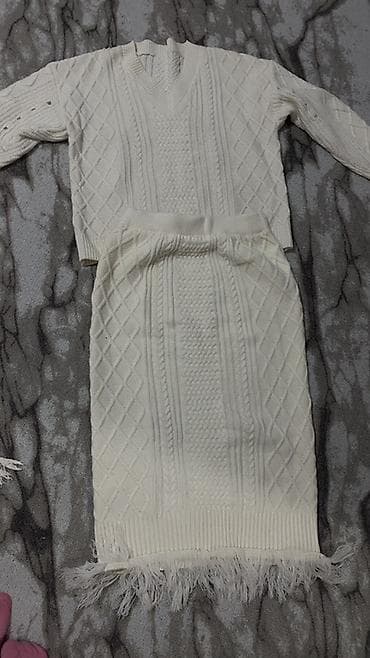 платья теплые: Тёплая зимняя подборка в светлых и глубоких тонах: 1) Вязаное — 2