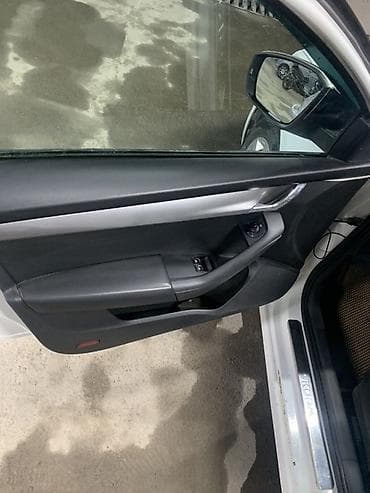 шкода актовия: Skoda Octavia: 2017 г., 1.6 л, Автомат, Бензин, Седан — 6