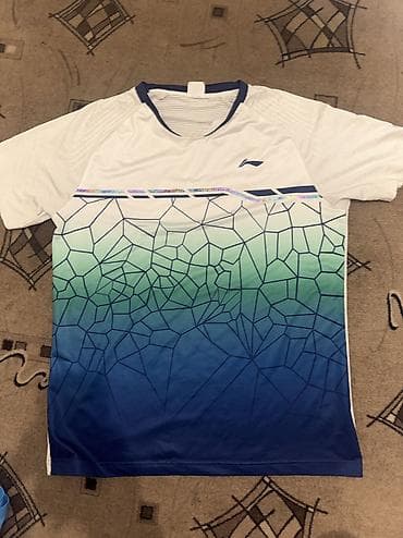 Эркектер кийими: Продаю Оригинальные футболки брал из официальных магазинов как бренд — 1