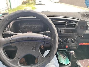 гаражный распродажа: Volkswagen Golf: 1994 г., 1.8 л, Механика, Бензин, Хэтчбэк — 7