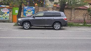 Toyota Highlander: 2013 г., Кроссовер