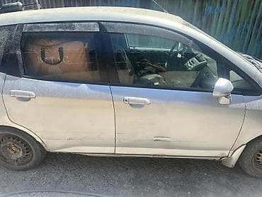 honda jazz 2003: Honda Jazz: 2003 г., 1.3 л, Вариатор, Бензин, Хэтчбэк — 2
