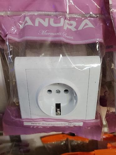 Розетка, С заземлением, Anura, Встроенные, 1 гнездо — 1