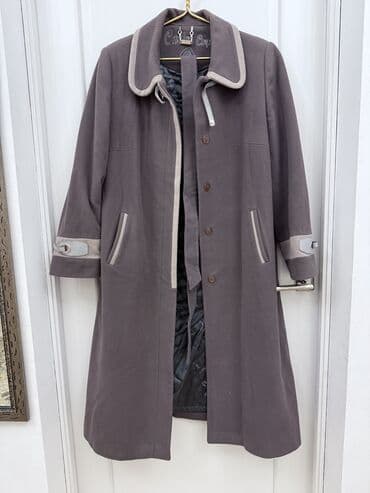 серое пальто: Пальто — 1