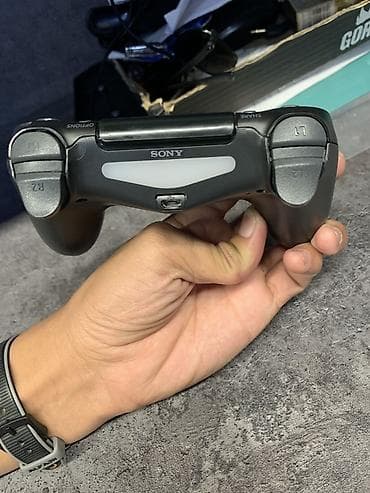 sony playstation 4 цена в бишкеке: Беспроводной геймпад Sony DualShock 4 (PS4), цвет — черный — 3
