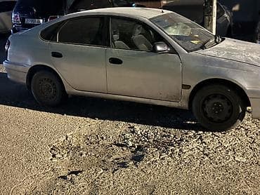 аванье: Toyota Avensis: 2002 г., Механика, Бензин, Хэтчбэк — 1